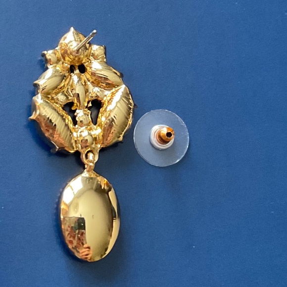 TALBOTS. MULTI CLUSTER STONE DROP EARRINGS. 1 3/4”. Light to medium weight. - Picture 4 of 4